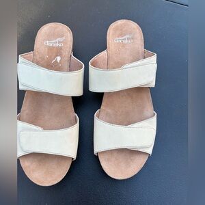 DANSKO Maddy Crème Sandals Size 9.5-10 (40)